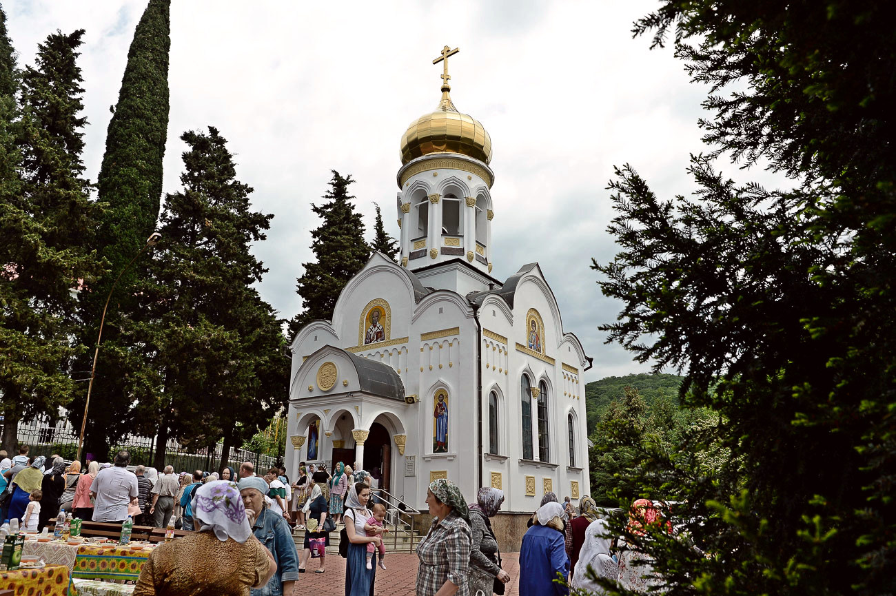 Никольская Церковь Лазаревское